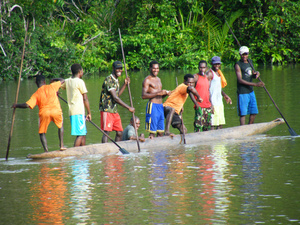<strong>Lire la suite</strong><br>A la rencontre des Asmat du Nord-Ouest A la rencontre des Asmat du Nord-Ouest